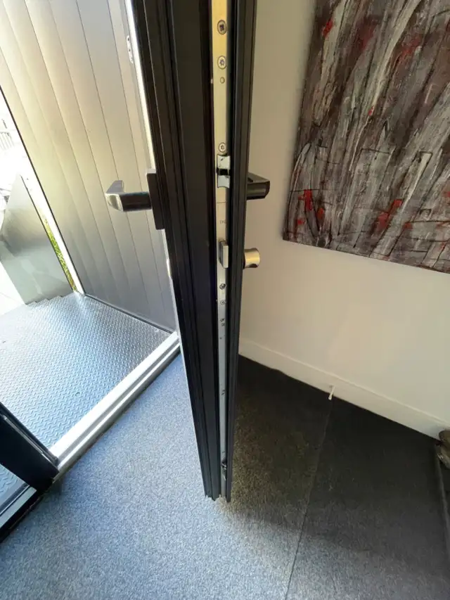 Porte extérieure en acier noir mat in Windows, Doors & Trim in City of Montréal - Image 3