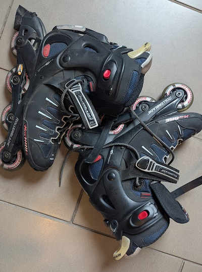 Men's roller blades, size 10. $20 Pickup only, in Scenic Acres.