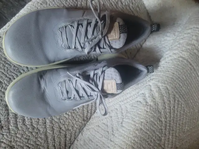 Mens biom sneaker running shoes. I deliver! in Men's Shoes in St. Albert - Image 3