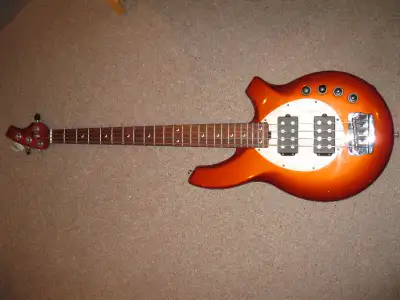 ErnieBall MusicMan Bongo 4HH, View more