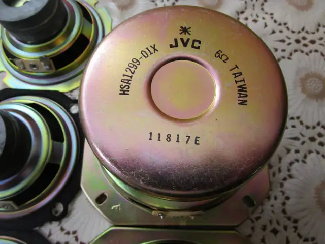 Speakers 40 Watt JVC Stereo Set 6 Each in General Electronics in Markham / York Region - Image 6