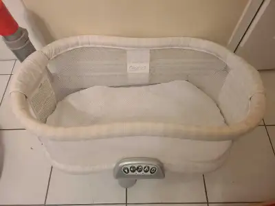 Halo Bassinest Swivel Sleeper Bassinet, View more