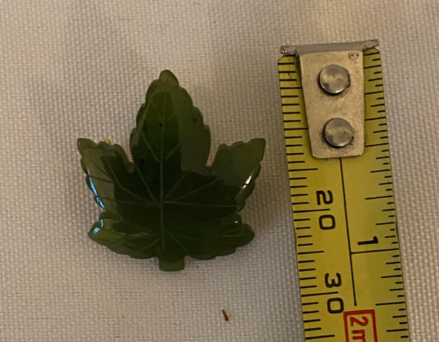 Vintage Genuine Canadian Green Nephrite Jade Carved Maple Leaf. in Jewellery & Watches in Markham / York Region