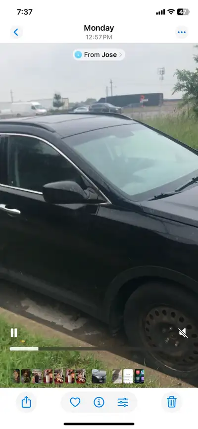 PLEASE READ Selling a 2013 Hyundai Santa Fe 240,000 km (Transmission gone) Great for parts Alternato...