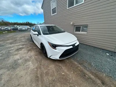 2024 Toyota Corolla LE – Like New, Only 12,500 km! This beautiful 2024 Toyota Corolla LE has just 12...