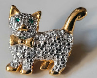 Vintage Beautiful Gold/Silver Tone Cat Pin with Green Eyes 
