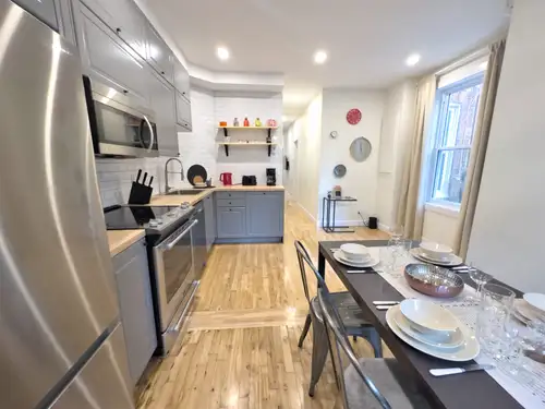 2 MOIS GRATUIT 4-1/2 Entièrement rénové, au nez-de-chaussée, 2 chambres fermées, nouvelle cuisine, n...