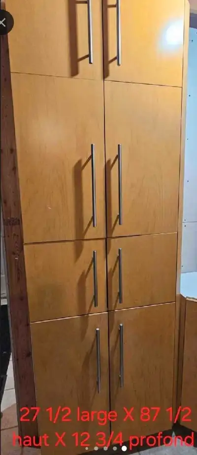 2 meubles avec comptoir granit et tiroir coulissant avec amortisseur 2 armoires garde-manger 1 armoi...