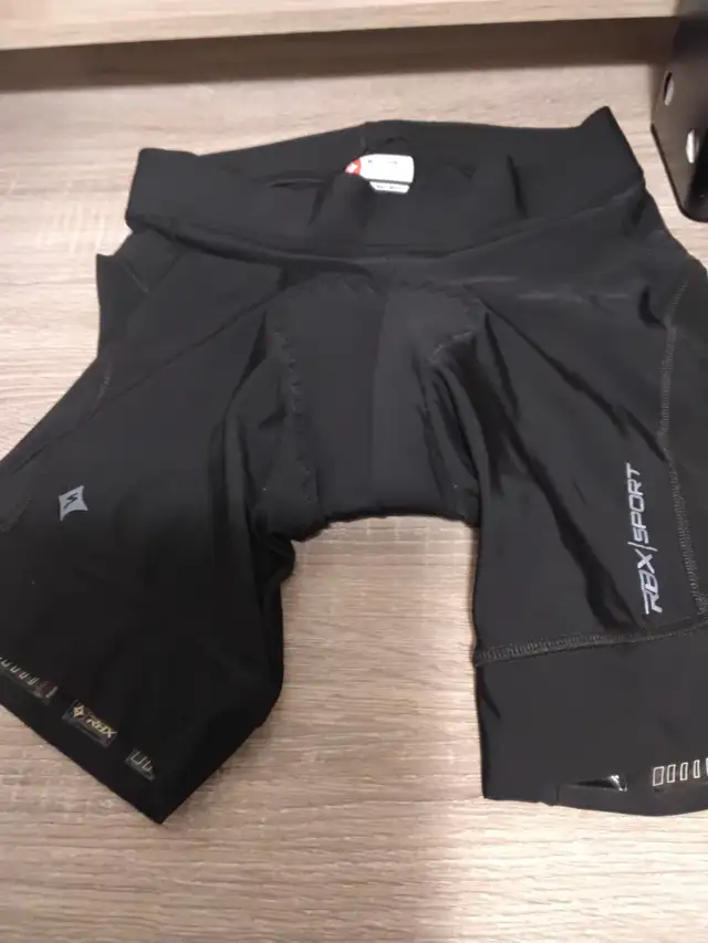 Woman bike new short with soft patching  support good quality si in Mountain in Ottawa - Image 2