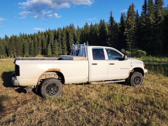 2006 Dodge Ram 3500 in Cars & Trucks in Williams Lake - Image 3