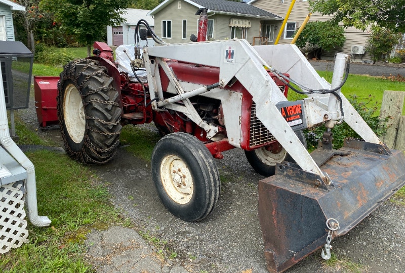 1980 International Harvester 434 Tractor Équipement agricole