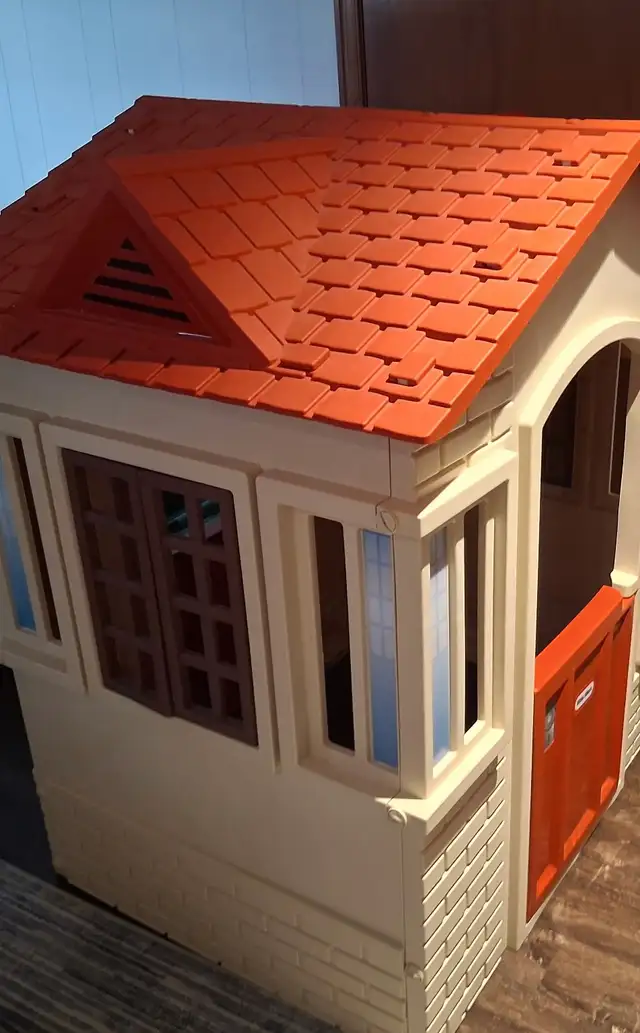 Little Tikes Playhouse in Toys in Windsor Region - Image 3