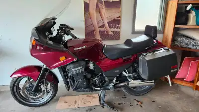 1996 Kawasaki concours. 83,000km. new tires and brake pads. shop manual and tank bra. seat is custom...