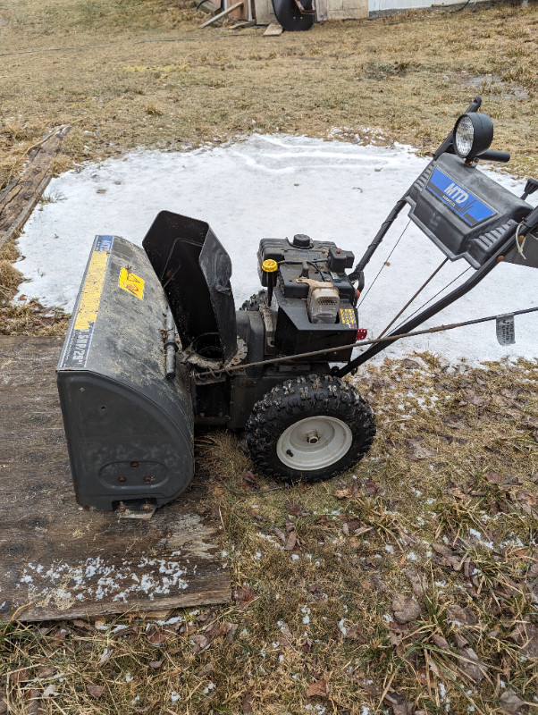 MTD 10.5 HP snowblower 29 inch in Snowblowers in City of Halifax - Image 2