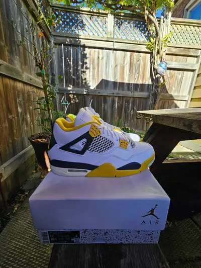 Nike air jordan 4 retro sulfur bnib ds size 10.5 mens, View more