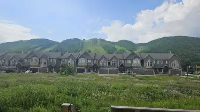 Bachelor basement unit for rent in blue mountain off delphi rd. Completely independent and affordabl...