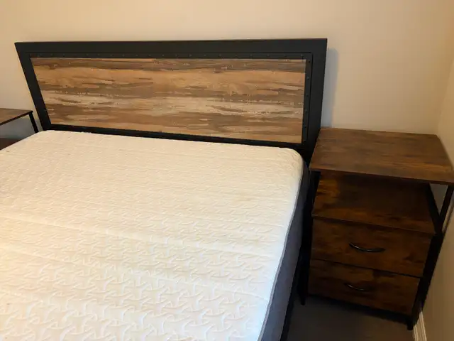 Bed and Side Tables in Beds & Mattresses in Oakville / Halton Region - Image 5