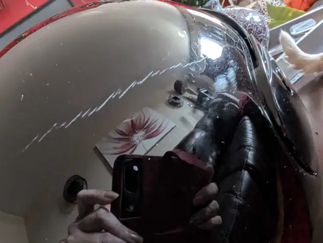 HJC Black Fullface Helmet in Motorcycle Parts & Accessories in Mississauga / Peel Region - Image 7