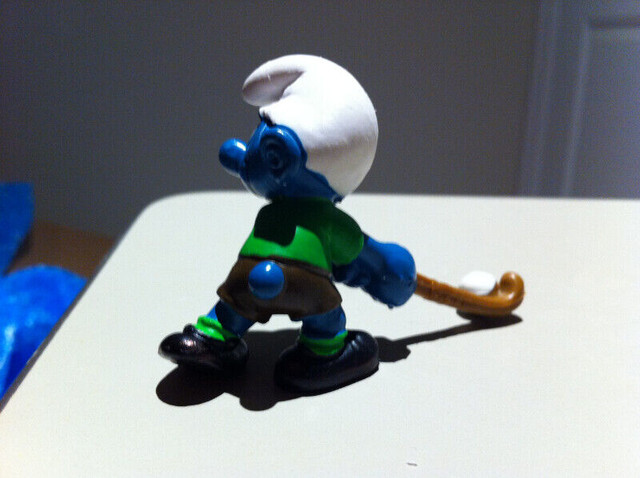 Smurfs - Vintage Field Hockey Smurf (Green Shirt and Socks) in Arts & Collectibles in Ottawa - Image 4