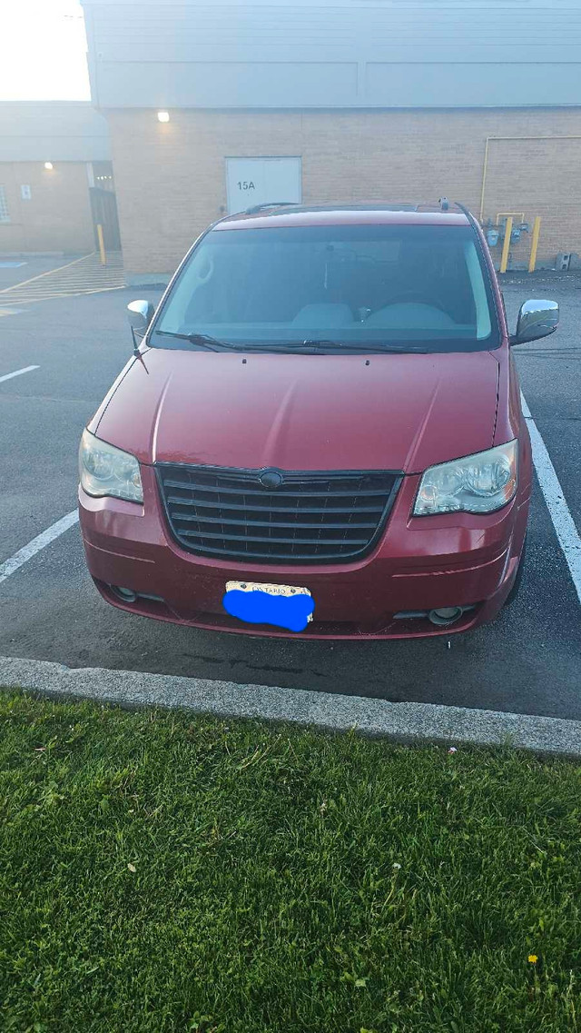 chrysler town&country in Cars & Trucks in Mississauga / Peel Region