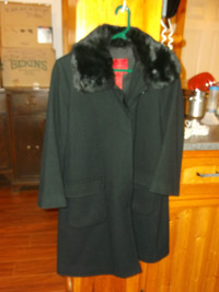 Ladies Dressy Winter Coat. Sz Small