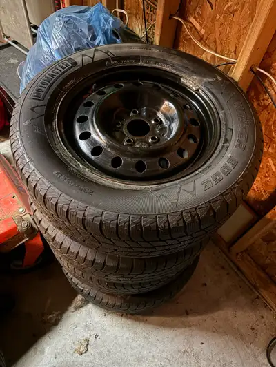 5x127mm Used for two seasons sold the suv