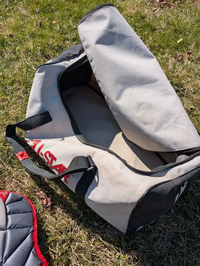 All-Star S7 AXIS Catchers Gear in Baseball & Softball in City of Toronto - Image 9