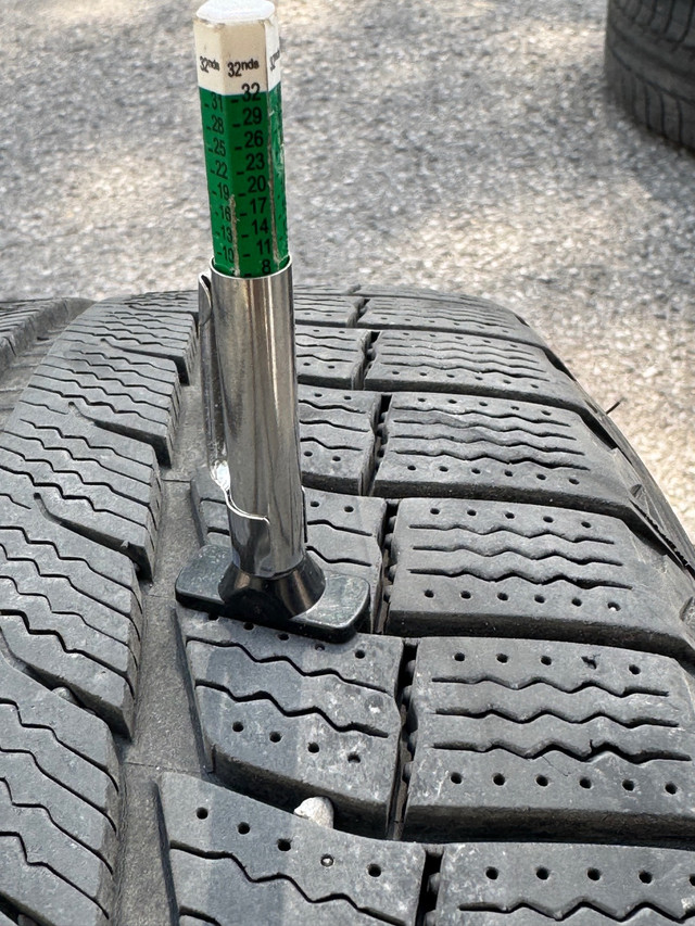 255/50/19 Michelin X-ICE2 on OEM BMW X5 rims 5x120mm in Tires & Rims in Ottawa - Image 3