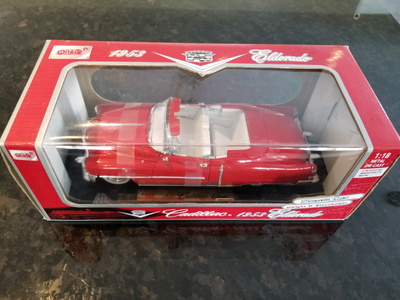 Anson 1:18 1953 Cadillac Eldorado - Diecast Rouge - Modèle 30371