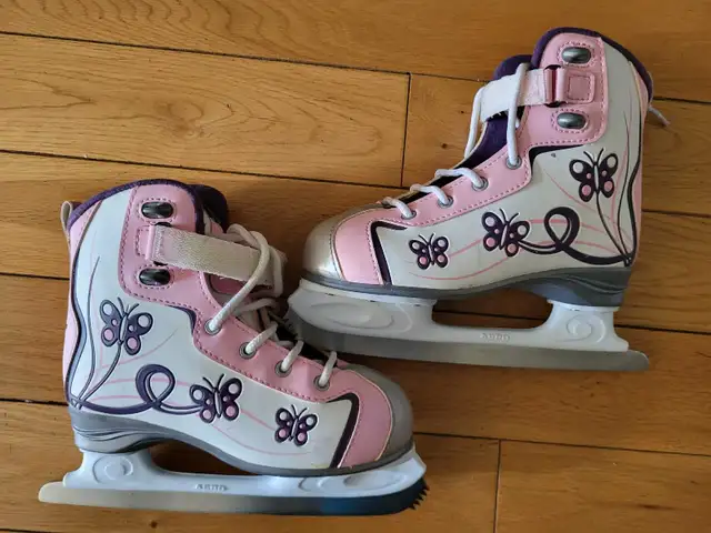 SCATES (sizes 3, 4, and 9) in Skates & Blades in Mississauga / Peel Region - Image 3
