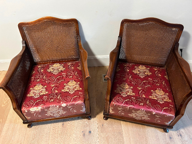 Antique Cane Sofa & 2 Chairs in Couches & Futons in Comox / Courtenay / Cumberland - Image 3