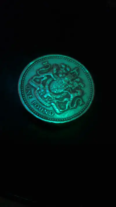selling this 1983 English pound Error coin it's a missprint, View more