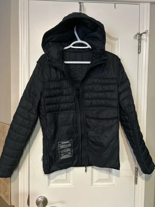 MEN’S GAP COLDCONTROL Performance Packable Puffer Jacket (XS) in Men's in Calgary - Image 4