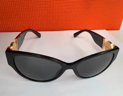 Versace Women's Cat-Eye Sunglasses / Made in Italy / Brand New, View more