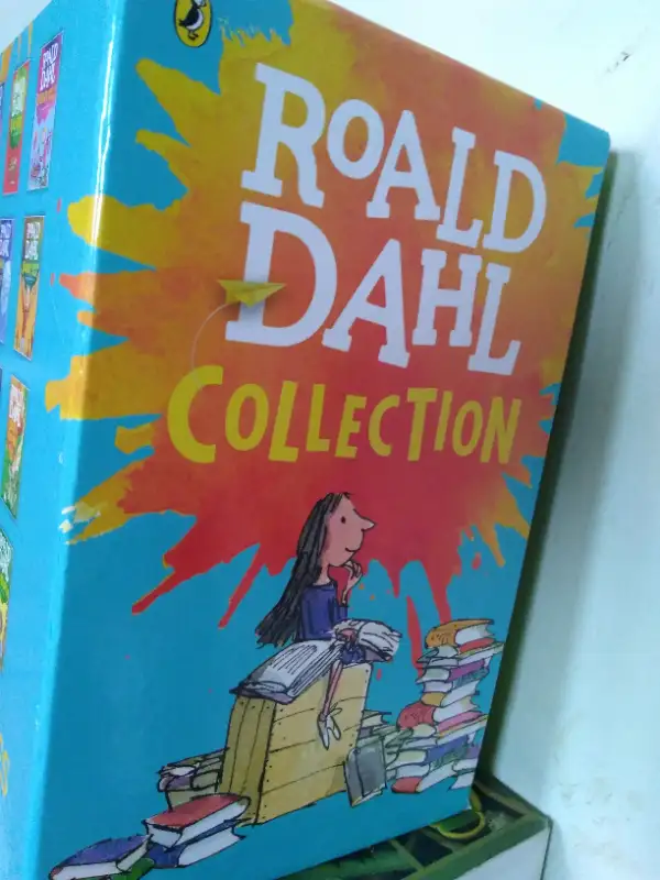 Roald Dahl Collection 15 Book Boxed Set by Roald Dahl in Children & Young Adult in City of Toronto - Image 3