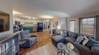Condo Rental - 2 Bed 1 Bath - Harbour Landing (Regina)