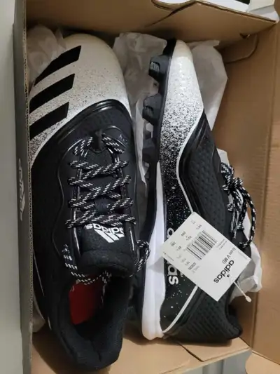 souliers de base-ball Adidas pour hommes neuf. grandeur 11, View more