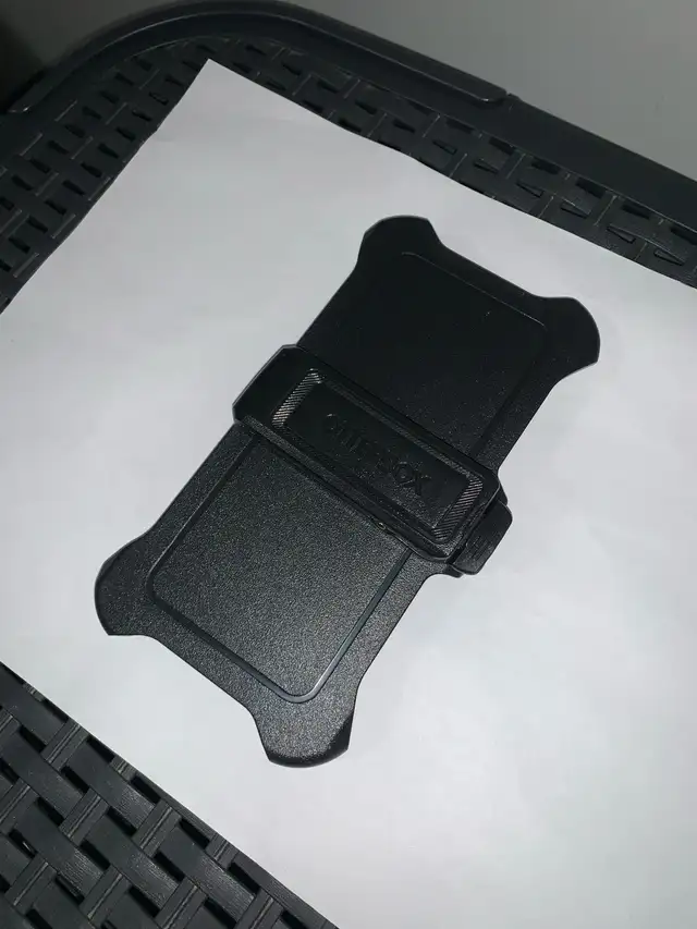 Otterbox iphone 14 defender holster belt clip in Cell Phone Accessories in Oshawa / Durham Region - Image 2