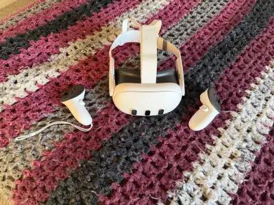 Meta Quest 3 512GB VR Headset + Controllers (Great Condition), View more