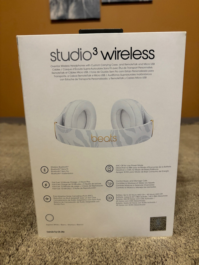 Beats by Dre Studio3 Wireless Headphones  in Headphones in Hamilton - Image 3