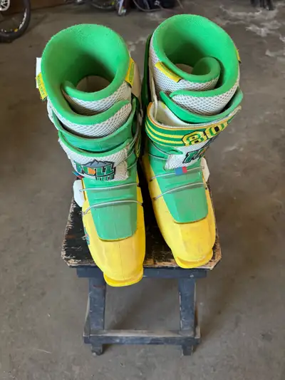 Mens Full Tilt Ski Boots For Sale Size : 26 . 27.5 ( 8-9.5 mens ) Only used for one season $150 obo!