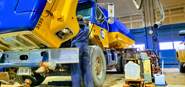 Truck & Heavy Construction Equipment Mechanic in Construction & Trades in Cambridge