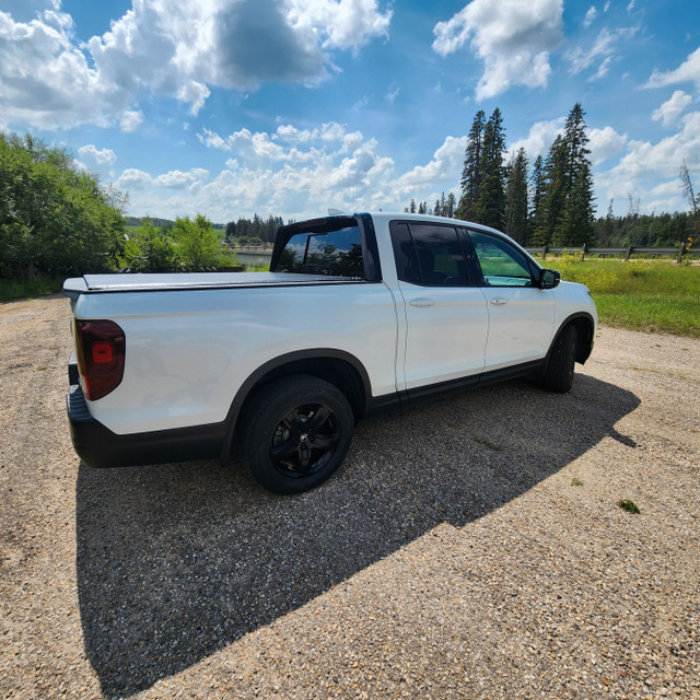 2022 Honda Ridgeline Black Edition with Extended Warranty in Cars & Trucks in Red Deer - Image 2