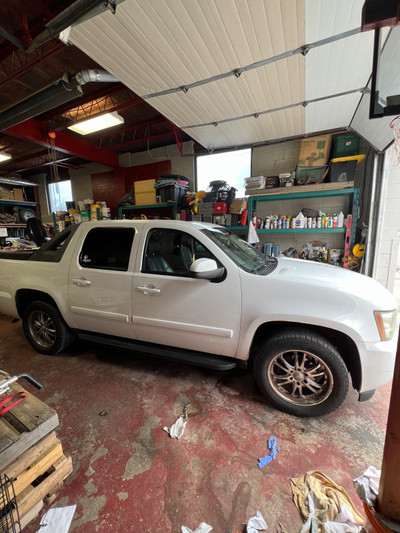 Chevy Avalanche Pickup Truck