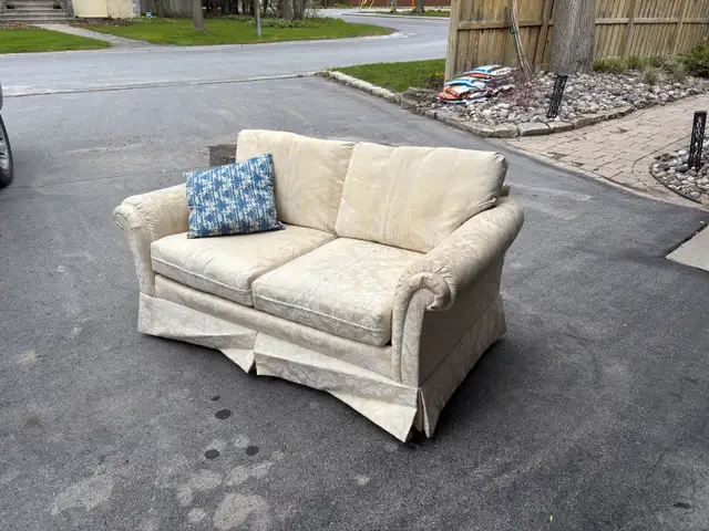 Two Seater Couch in Couches & Futons in Kingston - Image 4