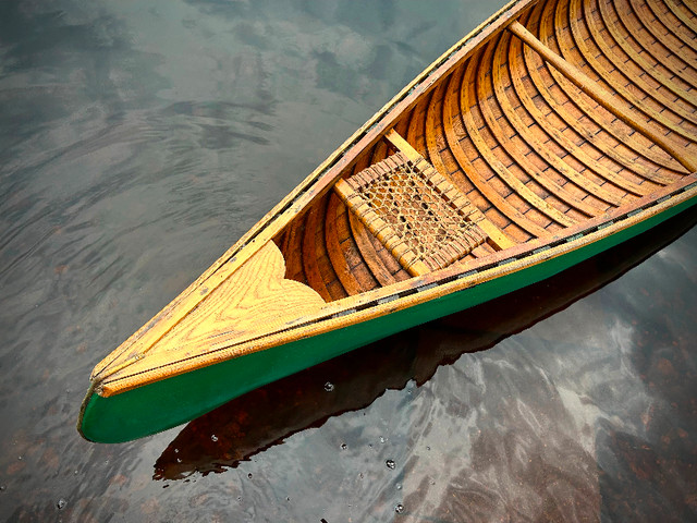 Beautiful 16 ft Cedar Canvas Canoe in Fishing, Camping & Outdoors in City of Halifax - Image 2