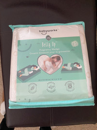 Belly up pregnancy wedge