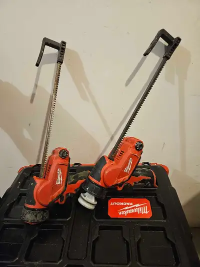 Milwaukee M12 Caulking guns 200 for both, View more