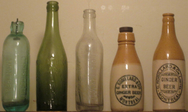 Vielles bouteilles dans Art et objets de collection  à Saint-Jean-sur-Richelieu