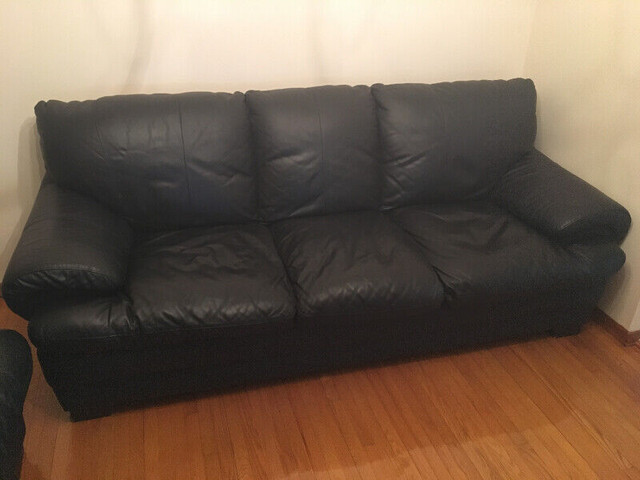 Black genuine leather sofas in Couches & Futons in Mississauga / Peel Region - Image 2